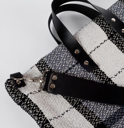 A Magic Cabinet-Tote Bag Black and White Fibra Fibra
